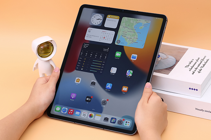 Nên mua iPad Pro M1 hay MacBook Air M1? Đâu là sản phẩm phù hợp? > Máy tính bảng iPad Pro M1 12.9 inch WiFi Cellular 512GB (2021) 