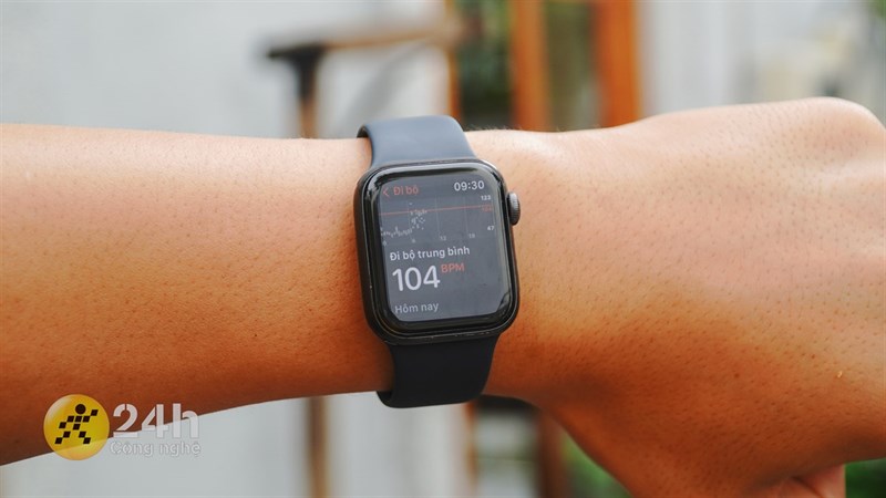 Cách đo nhịp tim trên Apple Watch SE