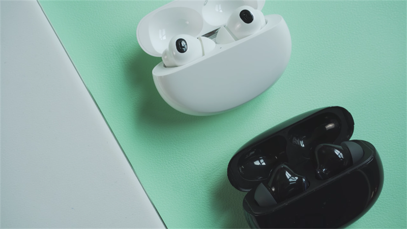 Trên tay OPPO Enco X2: Giá chỉ 3.2 triệu*, thiết kế sang trọng, pin lên đến 40 tiếng