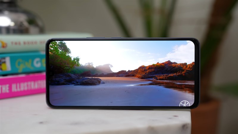 Vivo T1 5G sở hữu một màn hình AMOLED có kích thước 6.44 inch. Nguồn: Mary Bautista.