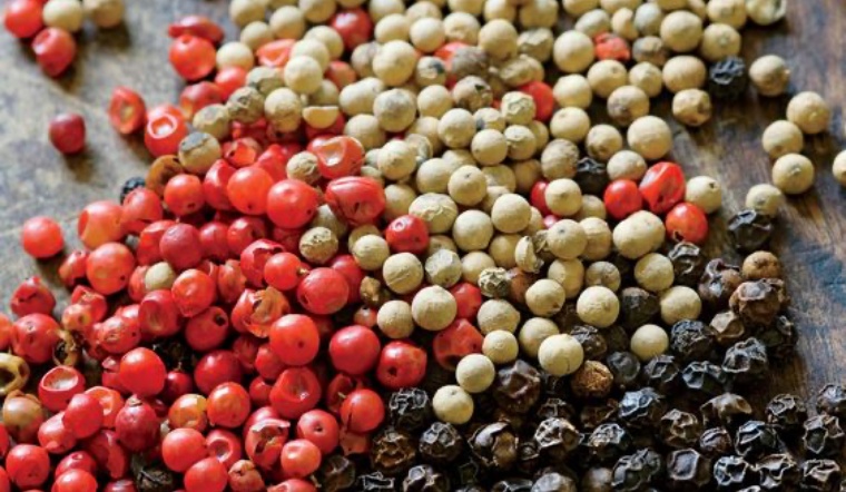 Giá tiêu hôm nay 26/7/2022: Tăng 500 đồng/kg, dao động 69.500-72.500 đồng/kg