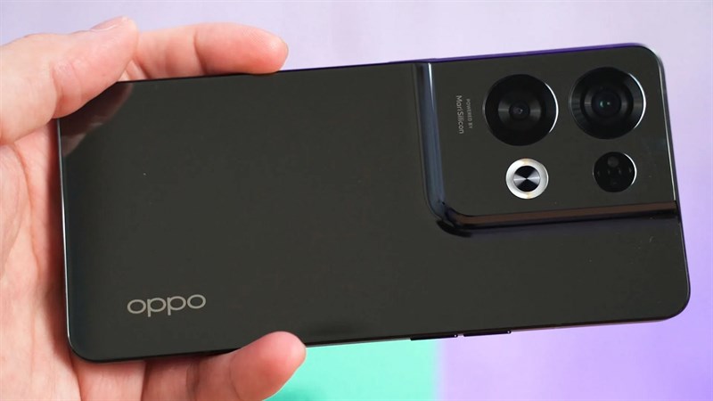 OPPO Reno8 có giá từ 2.499 Nhân dân tệ (tương đương 8.7 triệu đồng), một mức giá khá dễ tiếp cận