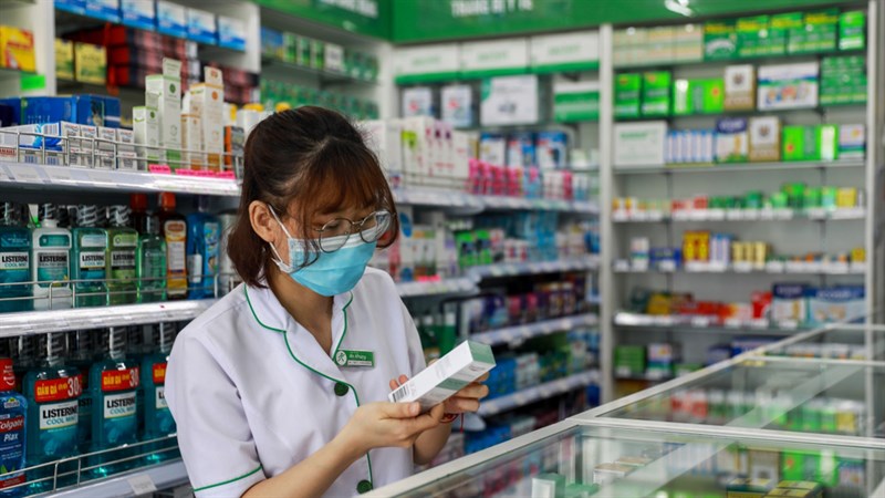Hình ảnh thực tế dược sĩ làm việc tại An Khang