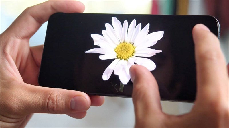 Đánh giá Nothing Phone (1): Thiết kế trong suốt, trụ được 108 tiếng!