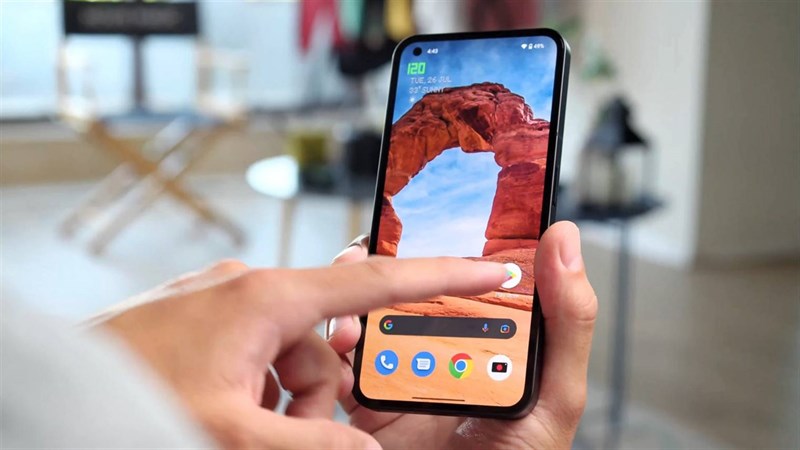 Đánh giá Nothing Phone (1): Thiết kế trong suốt, trụ được 108 tiếng!