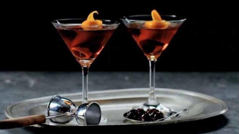 How to make sweet, classic, attractive manhattan cocktail