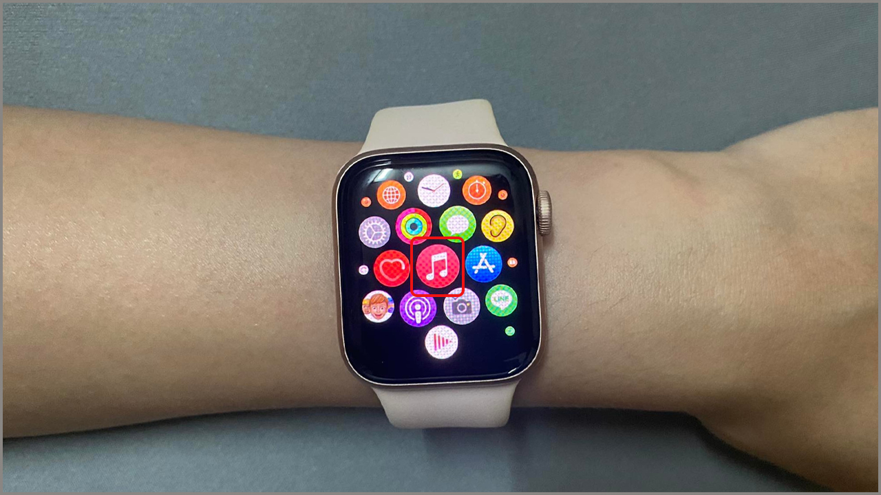 Cách điều khiển nhạc bằng Apple Watch Cách điều khiển nhạc bằng Apple Watch
