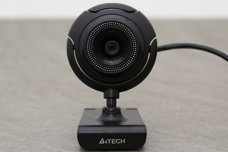 Webcam 480P A4Tech PK-710G Đen với chất liệu lens làm từ thủy tinh