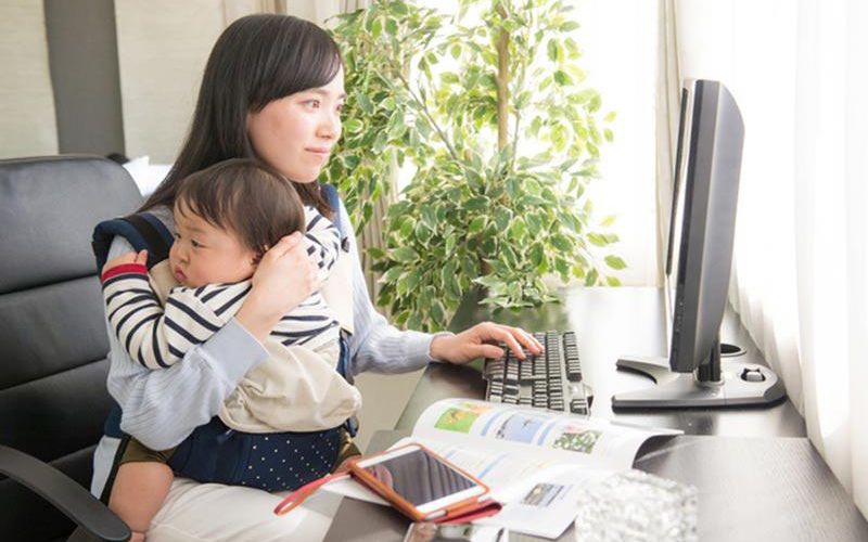 Làm việc quá sức khiến mẹ bỉm dễ tăng cân
