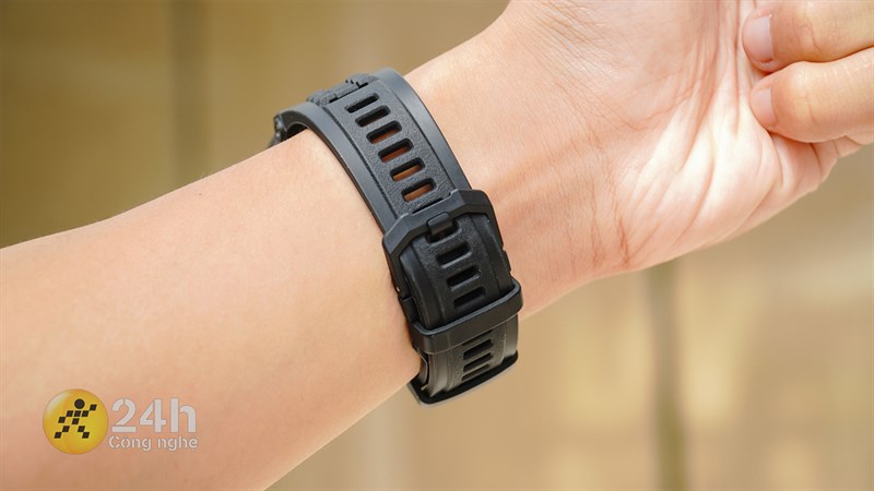 Dây đeo của Amazfit T-Rex 2 cho cảm giác đeo cực kỳ thoải mái. 