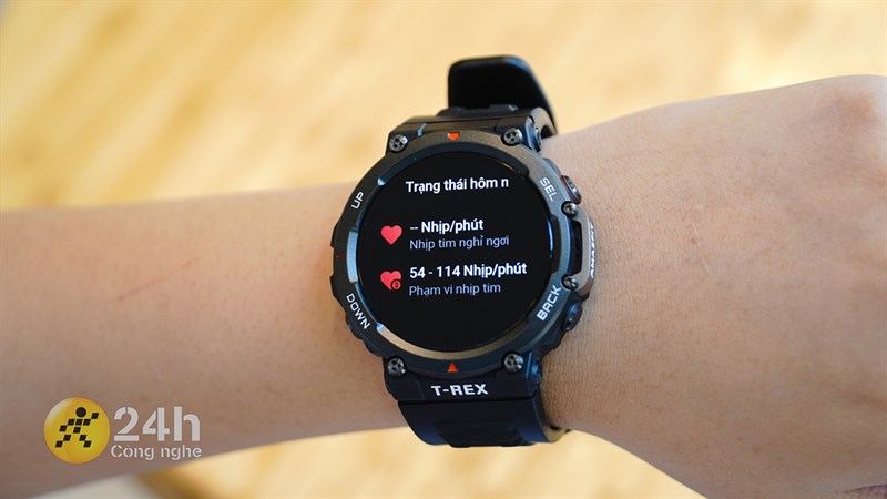 Cảm biến BioTracker 3.0 PPG hiện đại cho khả năng đo nhịp tim liên tục trong khi tập luyện.