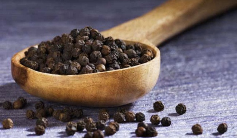 Giá tiêu hôm nay 1/8/2022: Đi ngang, dao động 70.500-74.000 đồng/kg