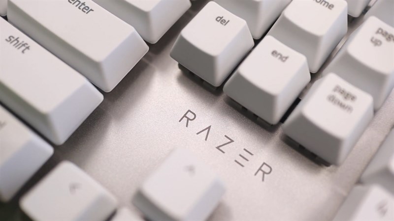 Razer Pro Type được chế tác từ nhôm cho phần vỉ phím và nhựa cho phần khung
