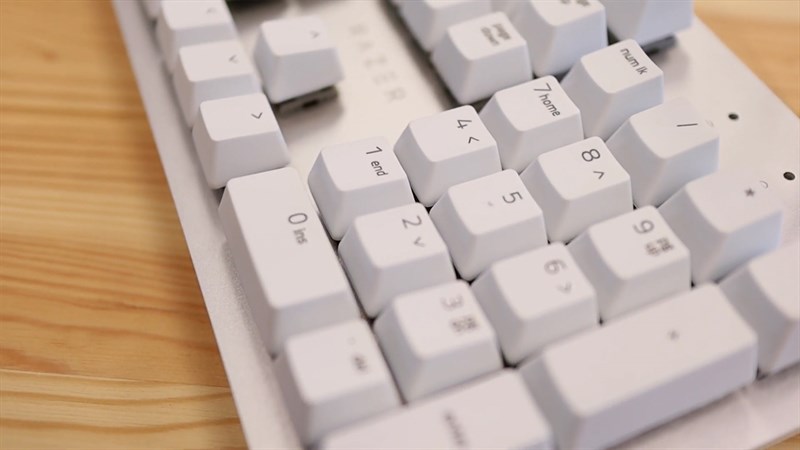 Razer Pro Type được trang bị bộ keycap bằng nhựa ABS phủ soft-touch