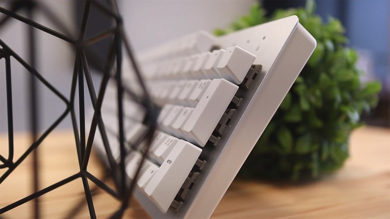 Razer Pro Type chỉ dày 1.59 inch và nặng 900 gram