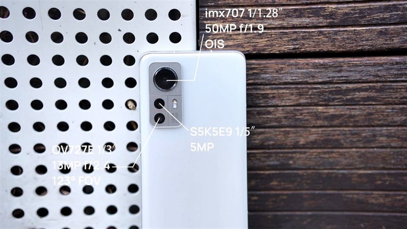 Đánh giá Xiaomi 12S: Ngoại hình nhỏ gọn, hiệu năng mạnh, camera xịn sò Đánh giá Xiaomi 12S: Ngoại hình nhỏ gọn, hiệu năng mạnh, camera xịn sò