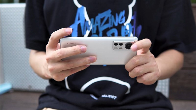 Đánh giá Xiaomi 12S: Ngoại hình nhỏ gọn, hiệu năng mạnh, camera xịn sò Đánh giá Xiaomi 12S: Ngoại hình nhỏ gọn, hiệu năng mạnh, camera xịn sò