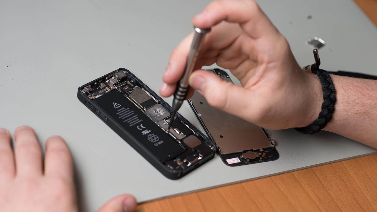 Cách tải xuống sách hướng dẫn sửa chữa iPhone của Apple với một click