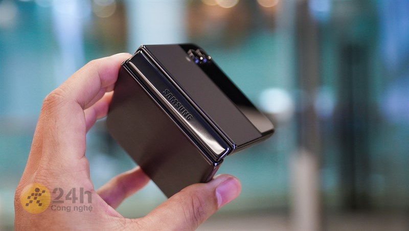Có nên mua Galaxy Z Flip4? Đỉnh cao công nghệ trong hình hài của sự tiện dụng