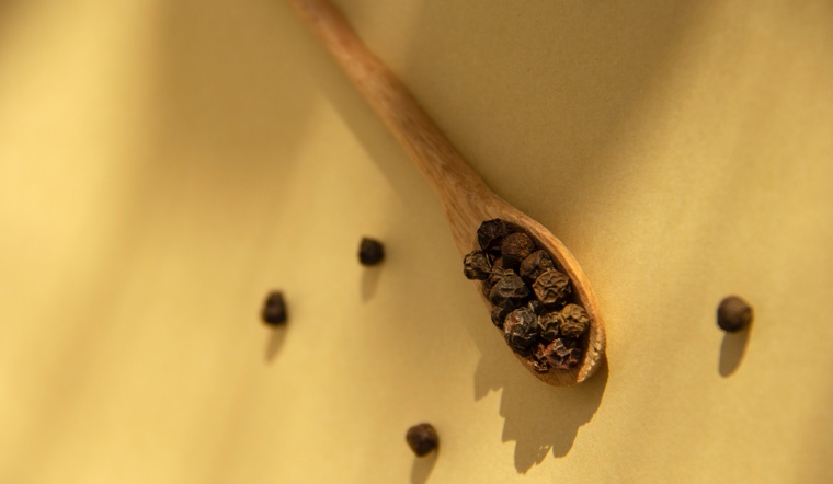 Giá tiêu hôm nay 3/8/2022: Ổn định, dao động 70.500-74.000 đồng/kg