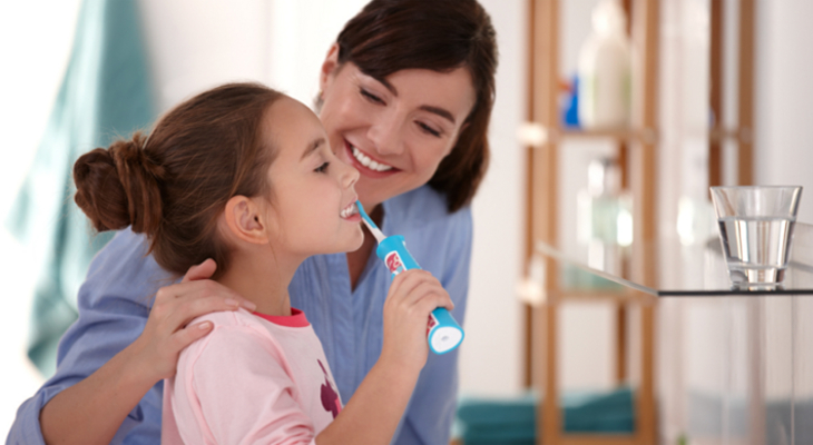 Trẻ em khi sử dụng tăm nước phải có sự giám sát từ người lớn