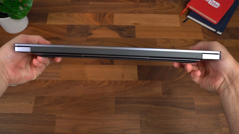 Huawei MateBook D16 chỉ nặng 1.7 kg và dày 18.4 mm Huawei MateBook D16 chỉ nặng 1.7 kg và dày 18.4 mm