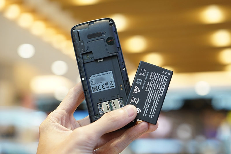 Dung lượng pin của những chiếc điện thoại cơ bản sẽ đáp ứng nhu cầu sử dụng suốt cả một ngày dài.