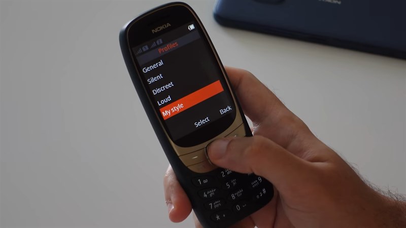 Điện thoại cơ bản vẫ sẽ là một món quà rất ý nghĩa. Nguồn: TheMrNokia I Abdulla Zaki