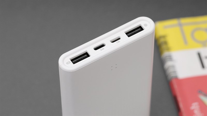 Trang bị thêm cổng vào Lightning giúp chiếc sạc dự phòng trở nên tiện lợi hơn. Trang bị thêm cổng vào Lightning giúp chiếc sạc dự phòng trở nên tiện lợi hơn.