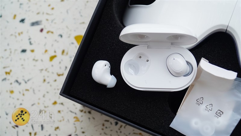 Trên tay bộ quà tặng OPPO Reno8 series