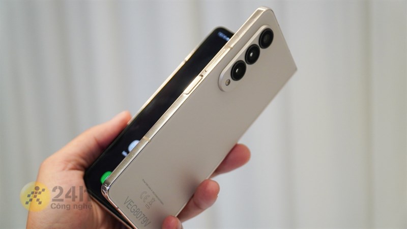Ai chưa từng sử dụng điện thoại gập thì nên mua ngay Galaxy Z Fold4 để trải nghiệm. Ai chưa từng sử dụng điện thoại gập thì nên mua ngay Galaxy Z Fold4 để trải nghiệm.