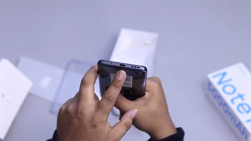Trên tay Redmi Note 11 SE 5G: Thiết kế độc đáo, hiệu năng tốt, pin khá Trên tay Redmi Note 11 SE 5G: Thiết kế độc đáo, hiệu năng tốt, pin khá