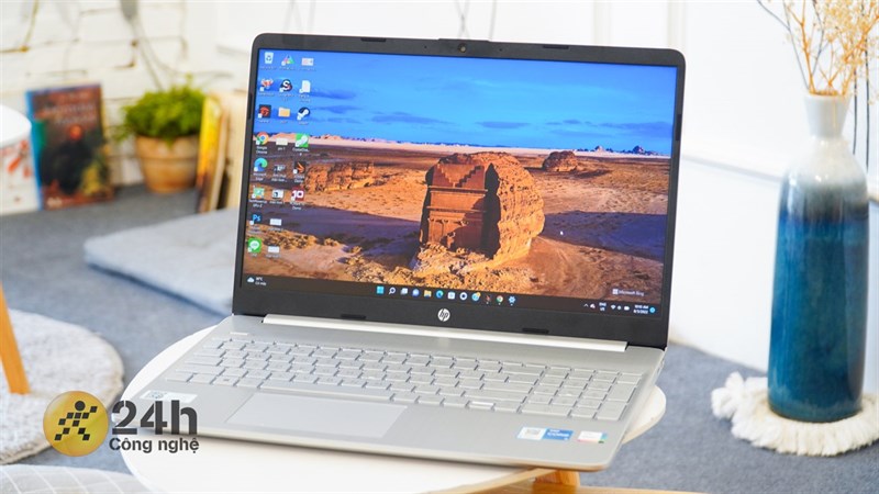 HP 15s fq5078TU được trang bị màn hình công nghệ LED Backlit có kích thước 15.6 inch cùng độ phân giải Full HD. HP 15s fq5078TU được trang bị màn hình công nghệ LED Backlit có kích thước 15.6 inch cùng độ phân giải Full HD.