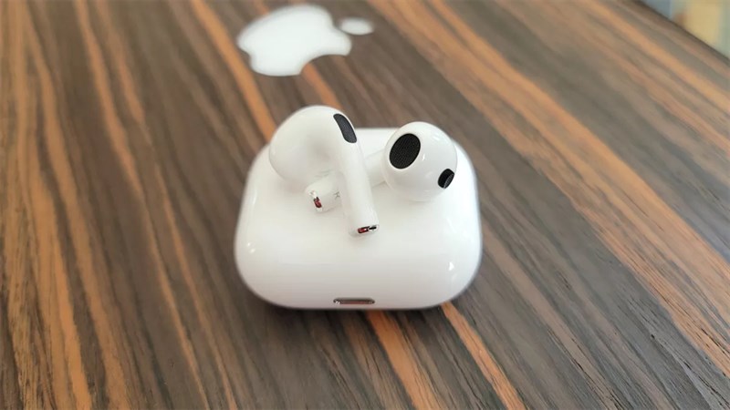 Back to school nổi bật: Ngại gì không chốt tai nghe AirPods thời trang Back to school nổi bật: Ngại gì không chốt tai nghe AirPods thời trang