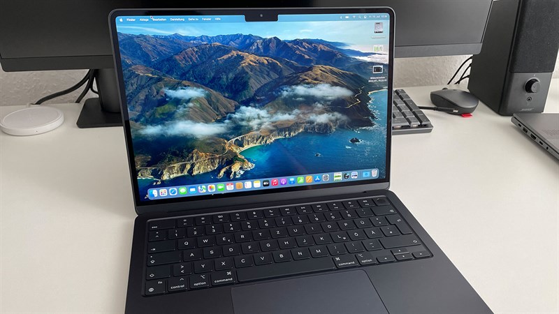Hình ảnh thực tế MacBook Air M2