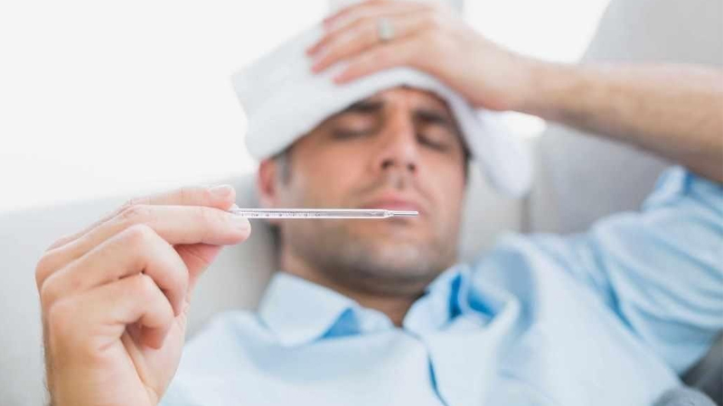 Sốt, đau đầu là triệu chứng trước khi phát bệnh thủy đậu Sốt, đau đầu là triệu chứng trước khi phát bệnh thủy đậu