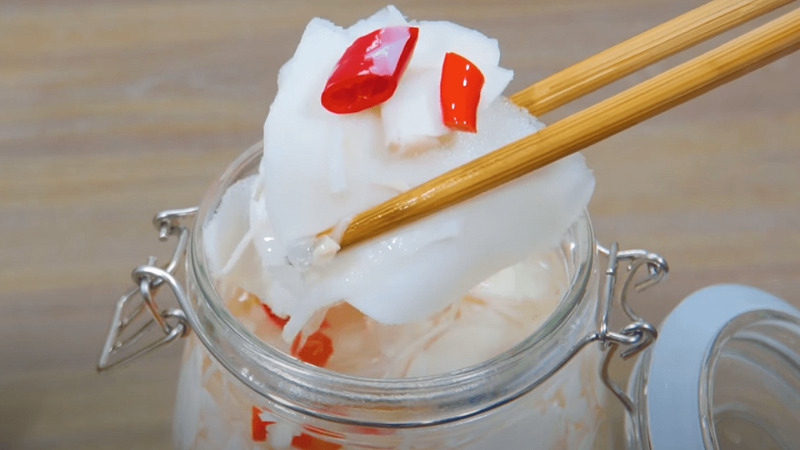 Sour bamboo shoots