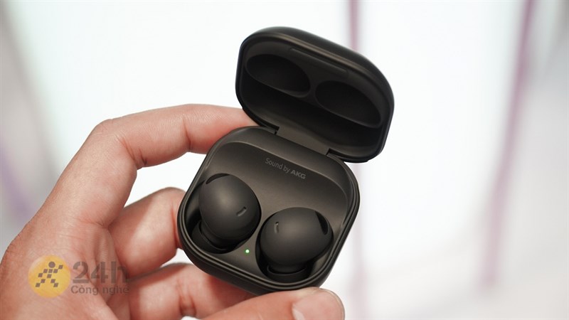 Phần vỏ kén của Galaxy Buds2 Pro có dung lượng pin 515 mAh.