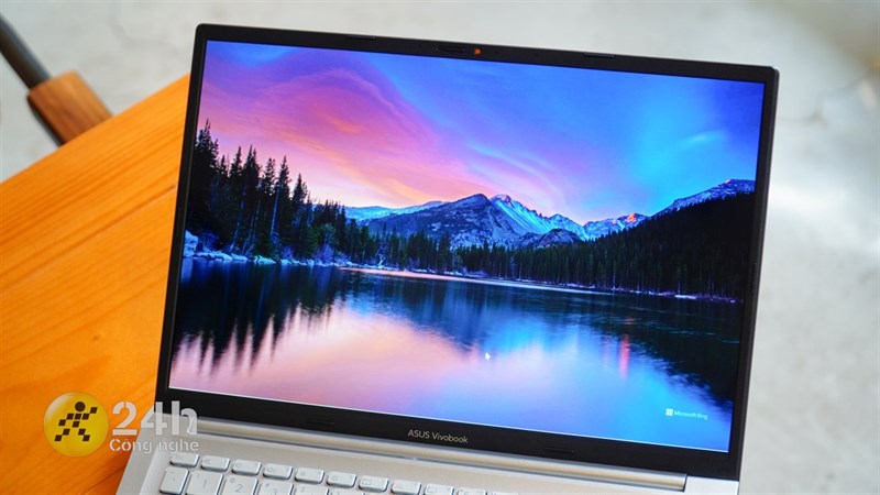 Màn hình này còn có các viền được làm mỏng nên trải nghiệm xem phim, chơi game sẽ rất mãn nhãn. Màn hình này còn có các viền được làm mỏng nên trải nghiệm xem phim, chơi game sẽ rất mãn nhãn.