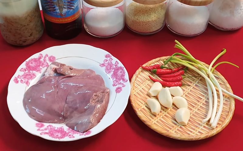 Nguyên liệu làm món gan heo xào tỏi