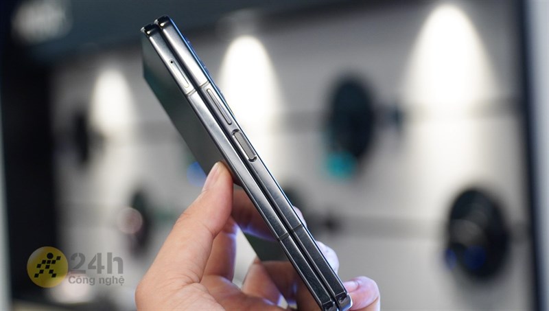 Trên tay Galaxy Z Fold4