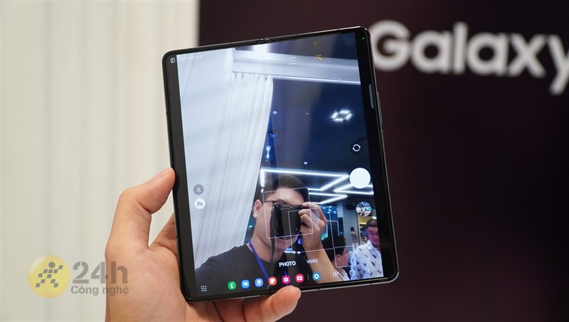 Trên tay Galaxy Z Fold4