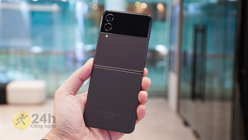 Galaxy W23 Flip có gì mới: Thiết kế sang trọng, dùng Snap 8+ Gen 1 Galaxy W23 Flip có gì mới: Thiết kế sang trọng, dùng Snap 8+ Gen 1