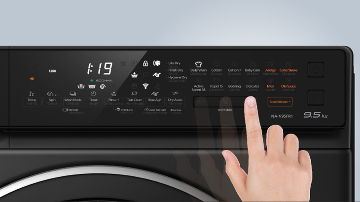 Đánh giá chi tiết máy giặt cửa trước Panasonic dòng FR mới có sấy tiện ích 2kg - Bảng điều khiển