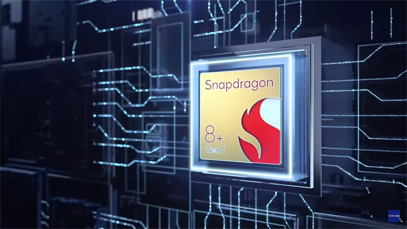 Cung cấp sức mạnh cho Galaxy Z Flip4 là vi xử lý Snapdragon 8+ Gen 1, một trong những vi xử lý có sức mạnh hàng đầu ở thời điểm hiện tại.
