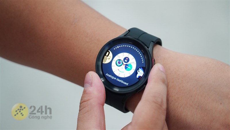 Galaxy Watch5 Pro sở hữu màn hình có kích thước 1.4 inch Galaxy Watch5 Pro sở hữu màn hình có kích thước 1.4 inch