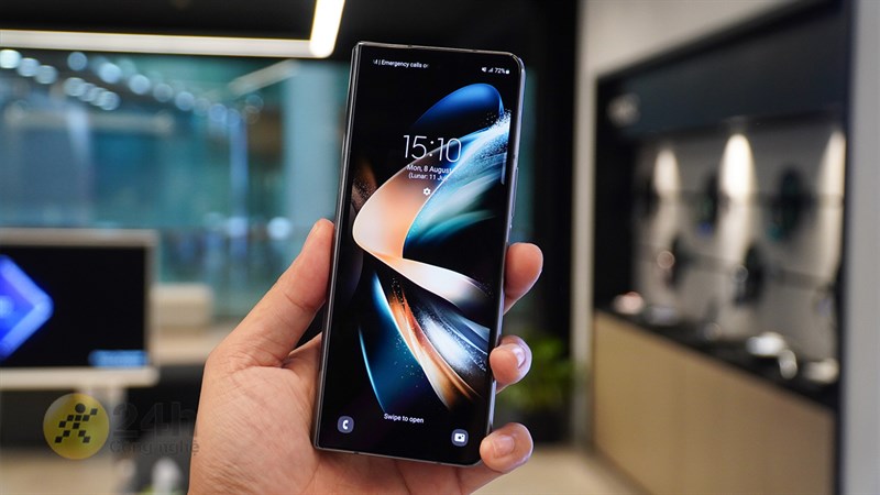 Galaxy Z: Khám phá một thế giới mới với chiếc điện thoại mang tên Galaxy Z của Samsung. Với thiết kế mỏng nhẹ và linh hoạt, chiếc điện thoại này sẽ đem đến cho bạn trải nghiệm tuyệt vời.
