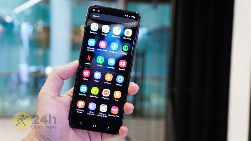 Màn hình Galaxy Z Flip4