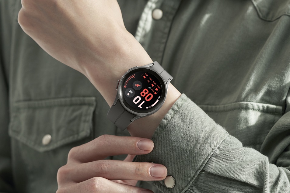 Galaxy Watch5 chính thức ra mắt: Thiết kế trẻ trung, viên pin cải tiến, nhiều tính năng chuyên nghiệp > Hiệu năng mạnh mẽ với bộ xử lý mới