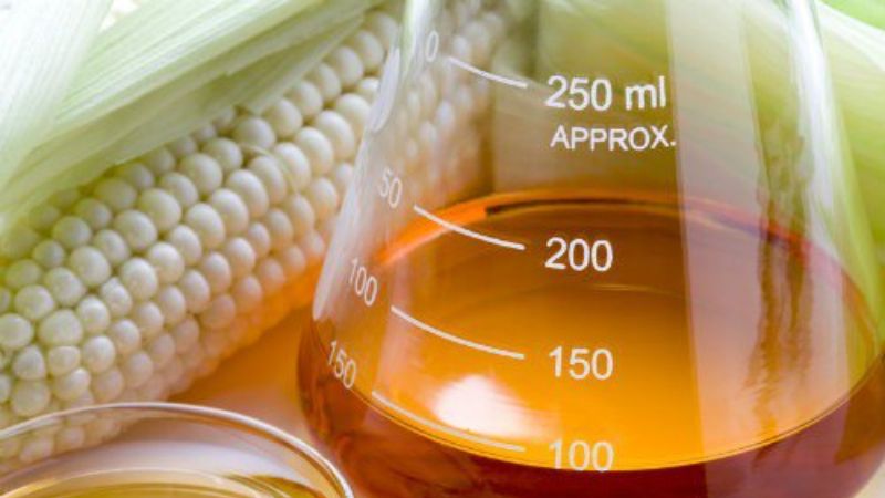 Corn syrup được chế biến từ tinh bột ngô